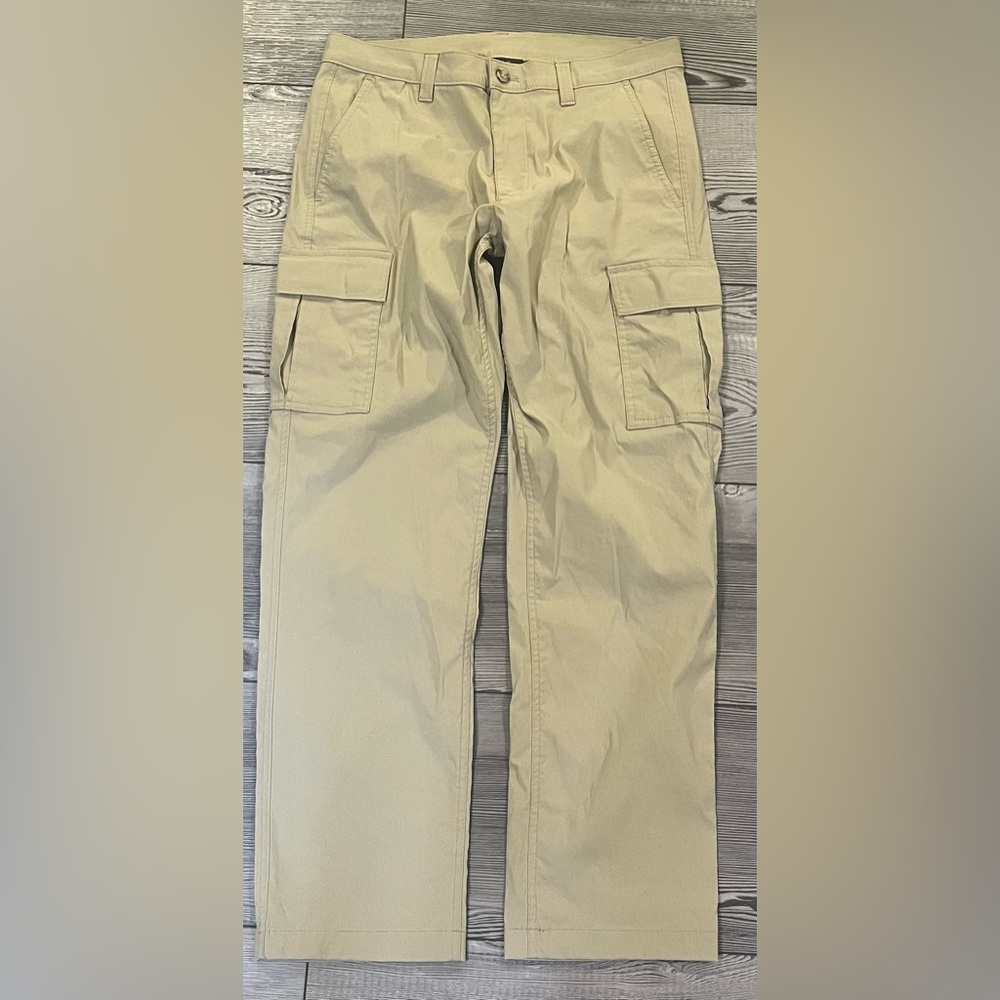 Eddie Bauer Lightweight Cargos 33x30